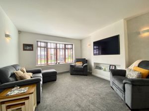 Lounge- click for photo gallery